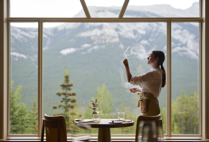 Rimrock Hotel, Canada